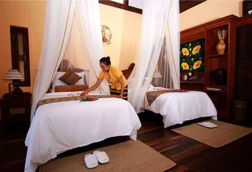 ویلای لوکس 1 خوابه, The Hotel Kalaw Hill Lodge