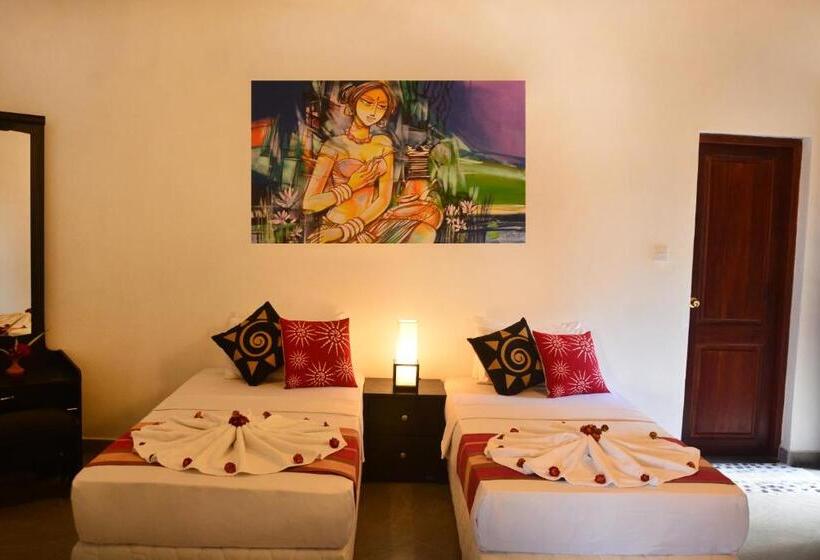 スタンダードルーム, The Grand Hills