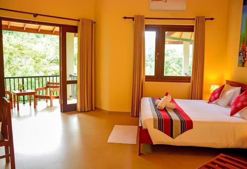 ファミリールーム, The Grand Hills