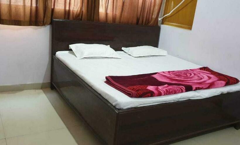 اتاق کلاسیک سه تخته, Oyo 80932 Rr Guest House