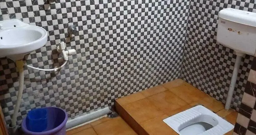 トリプルクラシックルーム, Oyo 80932 Rr Guest House