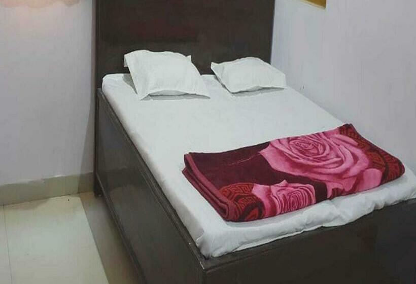 غرفة كلاسيكية ثلاثية, Oyo 80932 Rr Guest House