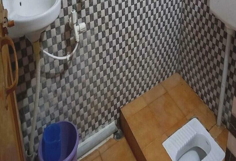 غرفة كلاسيكية ثلاثية, Oyo 80932 Rr Guest House