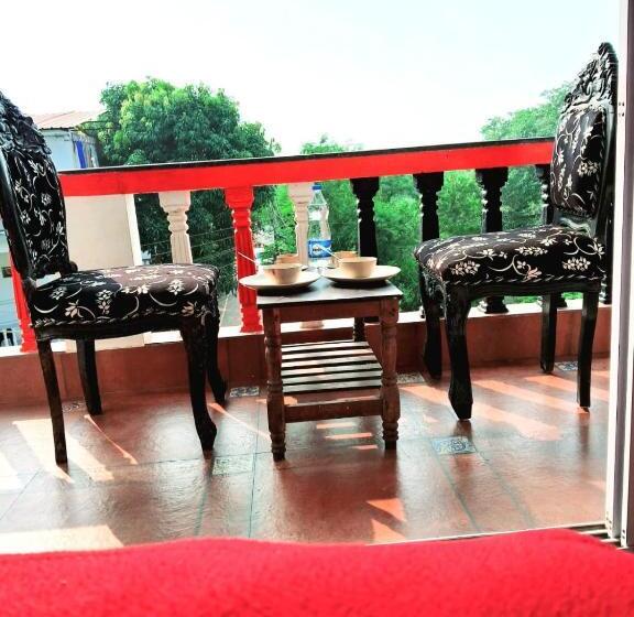 Habitación Deluxe Vista Mar con Balcón, Swizel S Stays