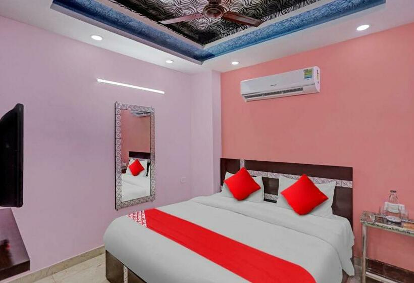 Camera Standard, Flagship Prima Palace