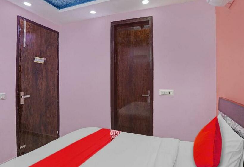 Camera Standard, Flagship Prima Palace