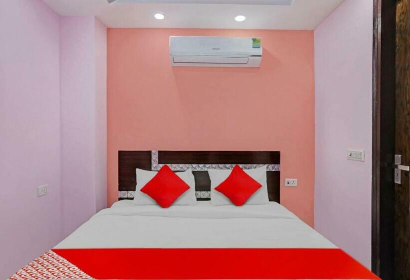 Camera Standard, Flagship Prima Palace