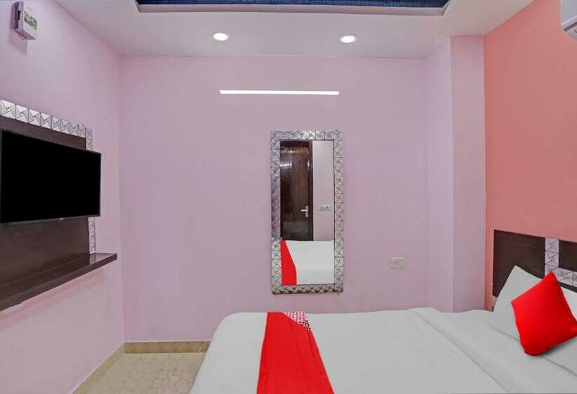 Camera Standard, Flagship Prima Palace