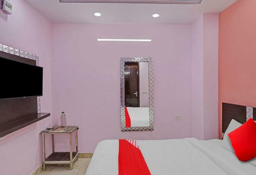 Camera Standard, Flagship Prima Palace