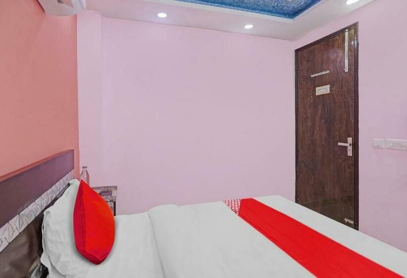 Camera Standard, Flagship Prima Palace