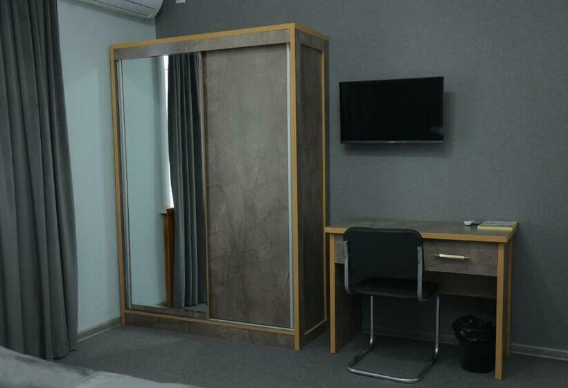 Quarto Estandar, The Art