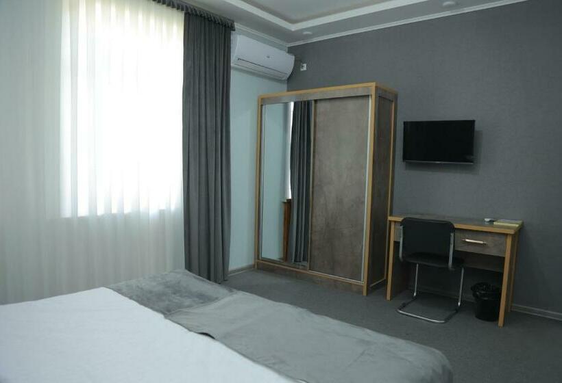 Quarto Estandar, The Art