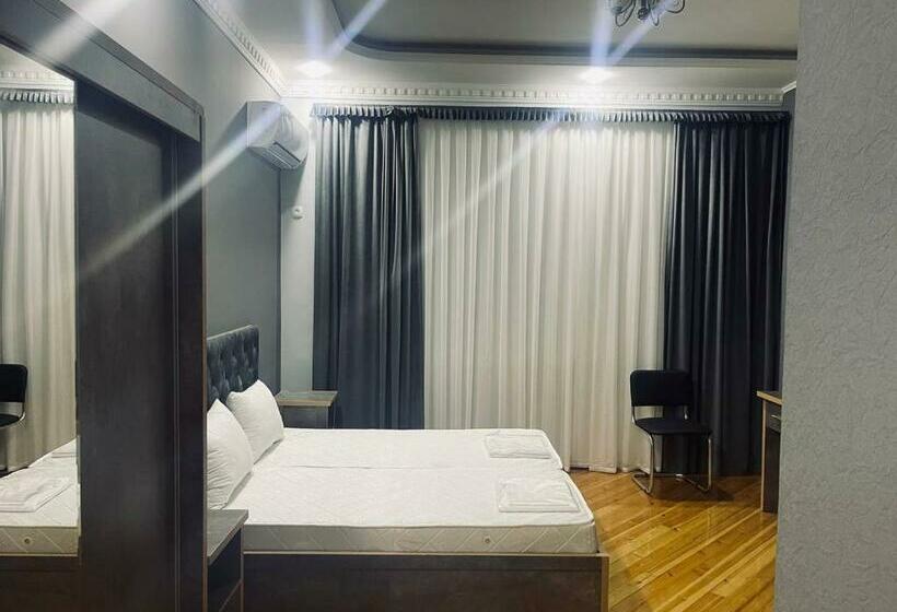 Quarto Estandar, The Art