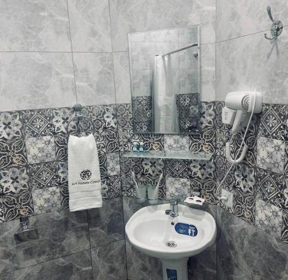 Quarto Estandar, The Art