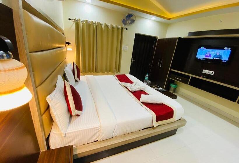 اتاق استاندارد با چشم‌انداز استخر, R M Resort   Luxury Rooms With Pool