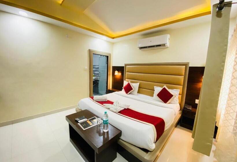 اتاق استاندارد با چشم‌انداز استخر, R M Resort   Luxury Rooms With Pool
