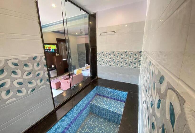 سوییت با استخر, R M Resort   Luxury Rooms With Pool