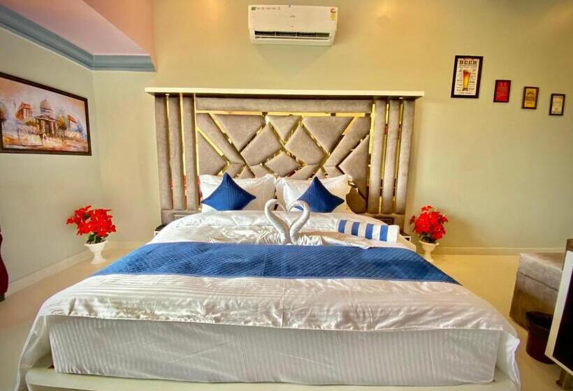 سوییت با استخر, R M Resort   Luxury Rooms With Pool