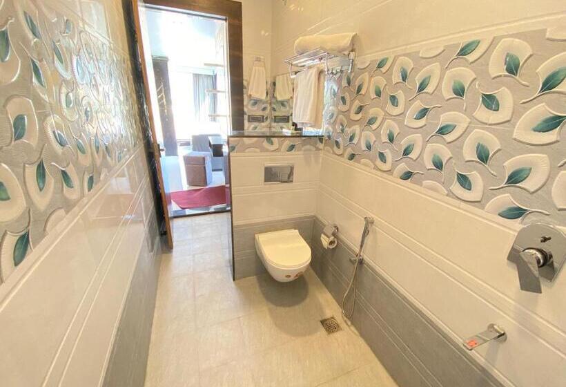 سوییت با چشم‌انداز کوه, R M Resort   Luxury Rooms With Pool