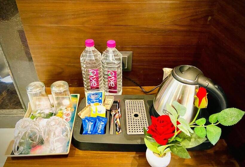 سوییت با چشم‌انداز کوه, R M Resort   Luxury Rooms With Pool