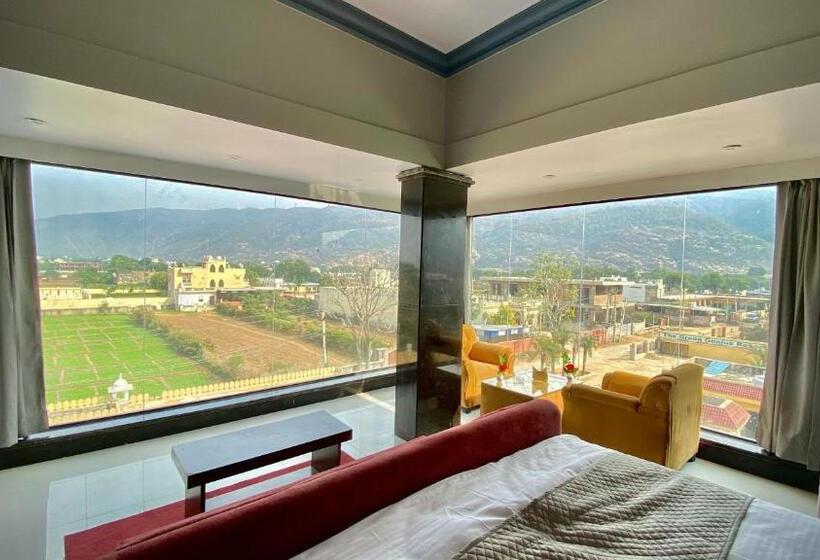 سوییت با چشم‌انداز کوه, R M Resort   Luxury Rooms With Pool
