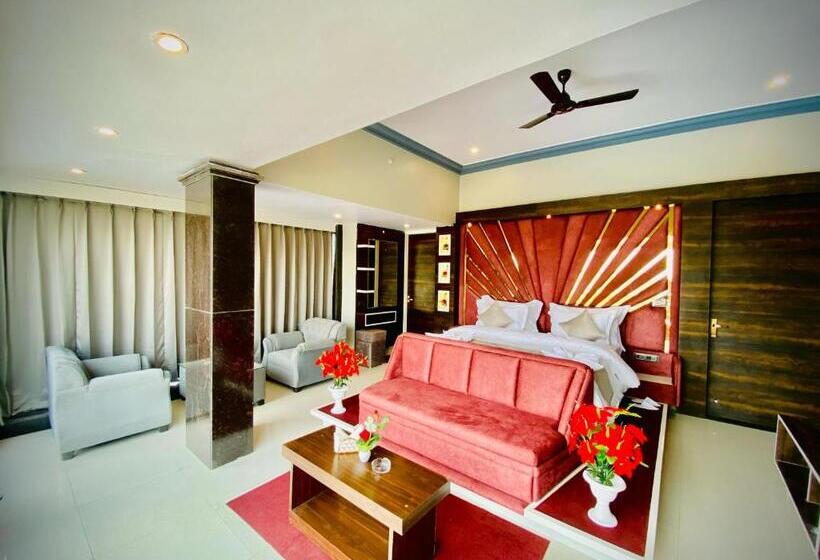 سوییت با چشم‌انداز کوه, R M Resort   Luxury Rooms With Pool