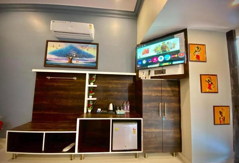 سوییت با چشم‌انداز کوه, R M Resort   Luxury Rooms With Pool