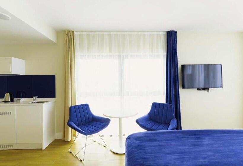 استودیو استاندارد با تخت کینگ, Elegance Sea View Aparthotel In Orbi City Batumi