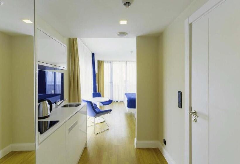 استودیو استاندارد با تخت کینگ, Elegance Sea View Aparthotel In Orbi City Batumi