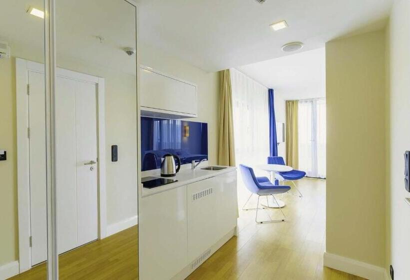 استودیو استاندارد با تخت کینگ, Elegance Sea View Aparthotel In Orbi City Batumi