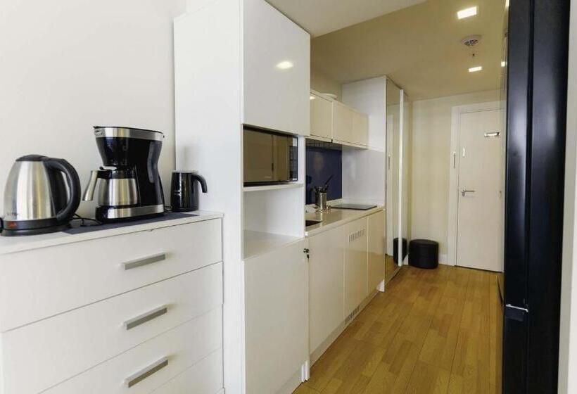 استودیو استاندارد با تخت کینگ, Elegance Sea View Aparthotel In Orbi City Batumi