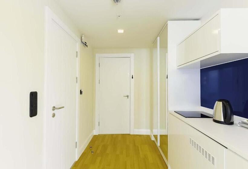 استودیو استاندارد با تخت کینگ, Elegance Sea View Aparthotel In Orbi City Batumi