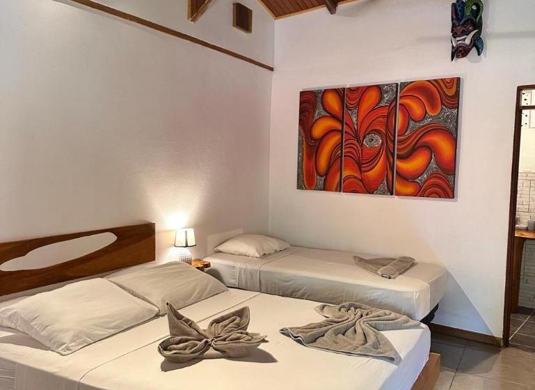 标准三人间, Beach Front Bahia