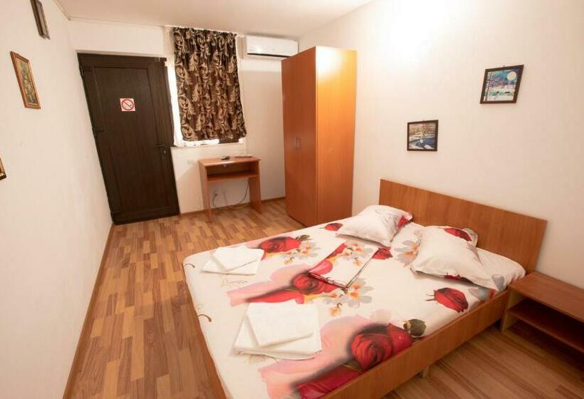 اتاق استاندارد با چشمانداز دریاچه, Casa Camelia