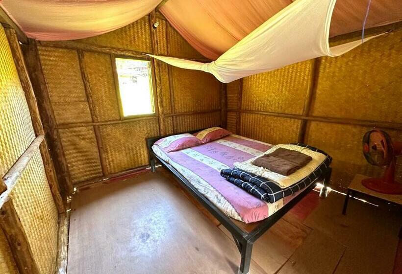 בקתה סטנדרטית, Twin Hut