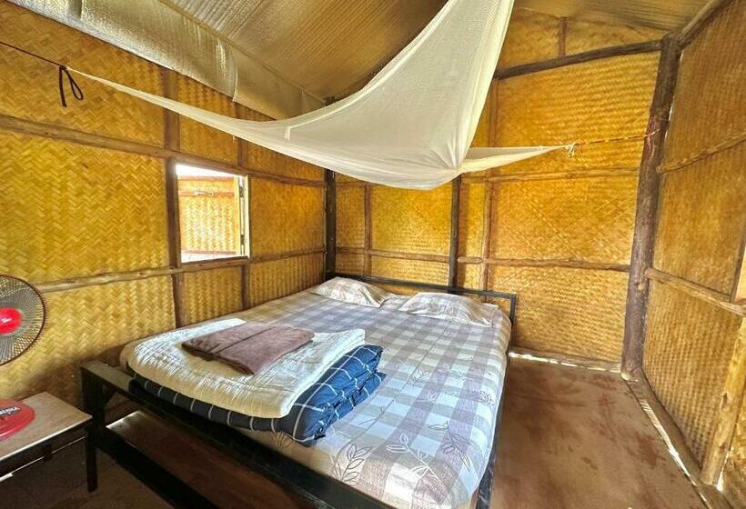 בקתה סטנדרטית, Twin Hut