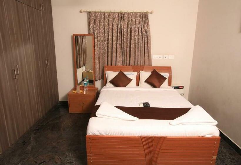 Quarto Deluxe, R Hotels Rithikha Inn Porur
