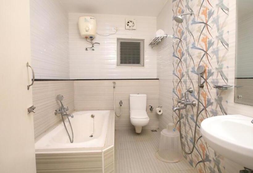 Quarto Deluxe, R Hotels Rithikha Inn Porur