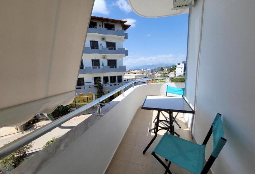 اتاق سوپریور سه تخته, Villa Jiota