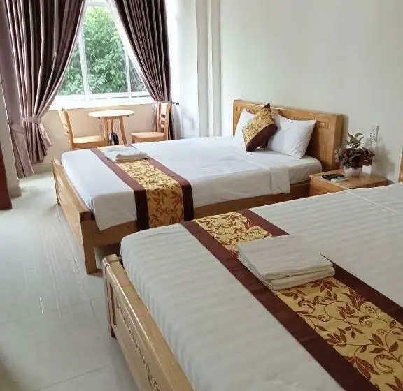 اتاق استاندارد چهار تخته, Khách Sạn Trọng Tín