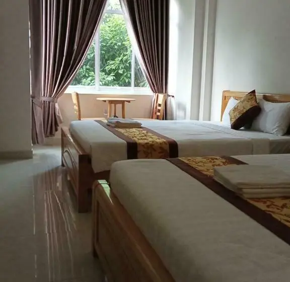 اتاق استاندارد چهار تخته, Khách Sạn Trọng Tín