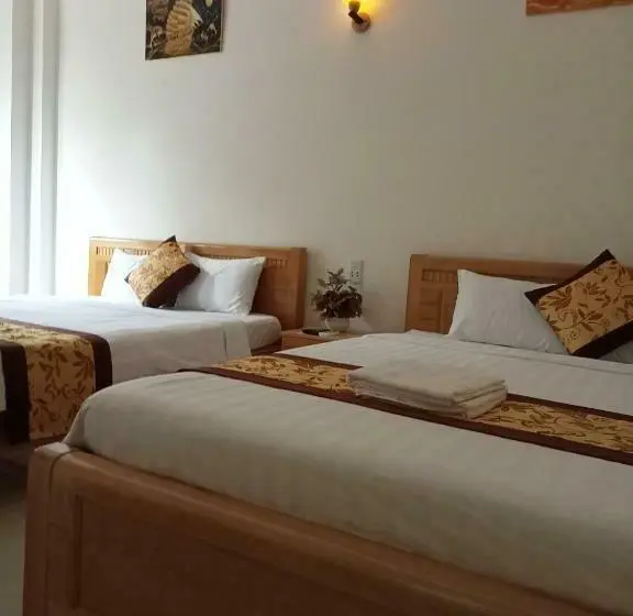 اتاق استاندارد چهار تخته, Khách Sạn Trọng Tín