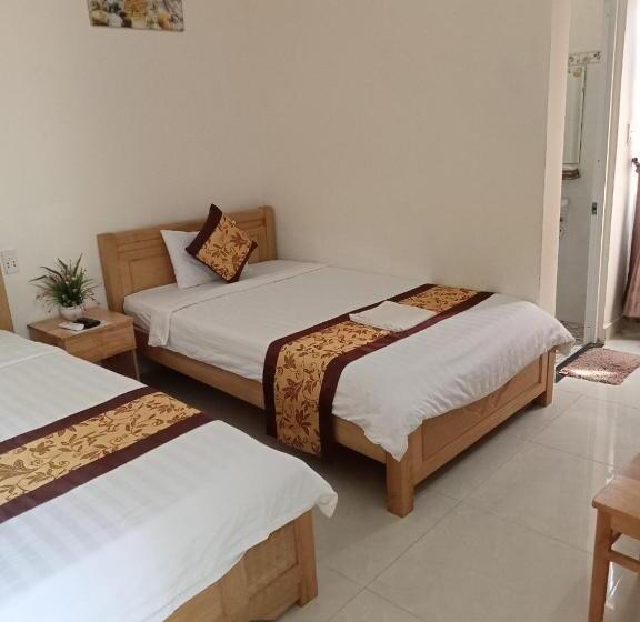 اتاق استاندارد سه نفره, Khách Sạn Trọng Tín