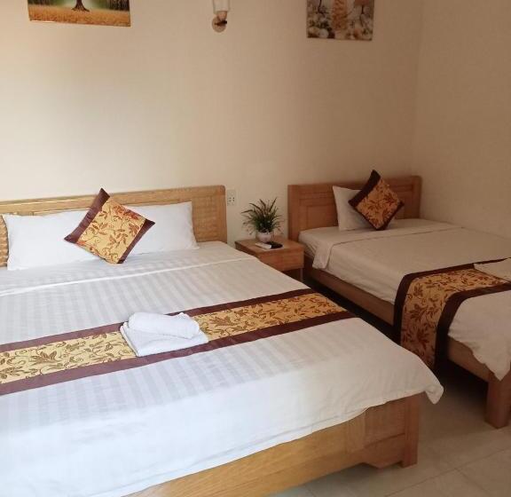 اتاق استاندارد سه نفره, Khách Sạn Trọng Tín