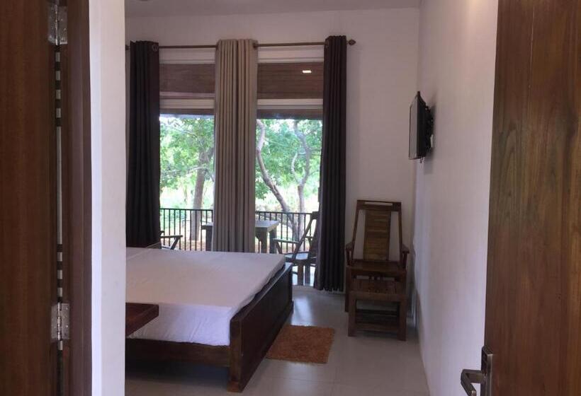 Номер Стандарт, Saffron Lake Yala