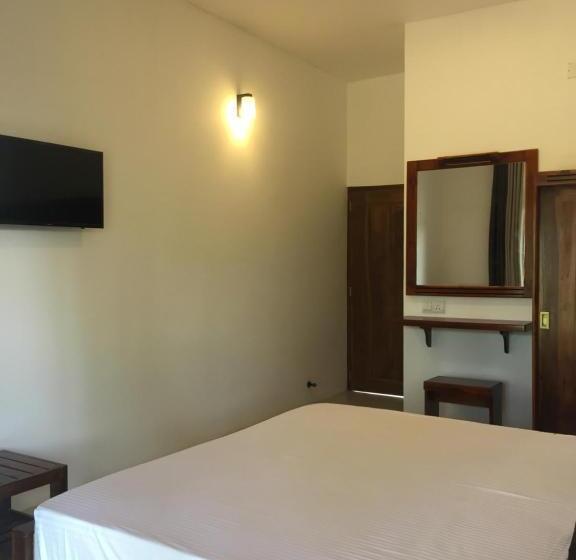 Номер Стандарт, Saffron Lake Yala