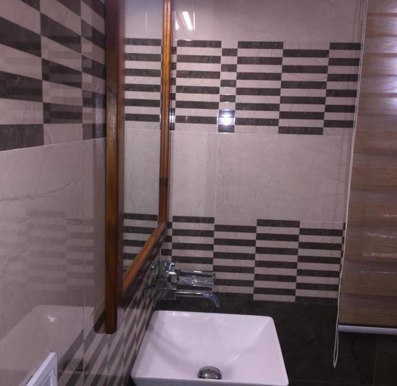 Номер Стандарт, Saffron Lake Yala