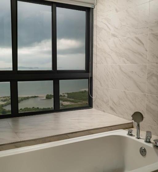 استودیوی استاندارد با چشم‌انداز دریا, Imperio Residence By Perfect Host