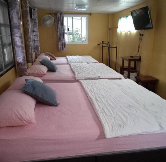 Family Room, Baan Wang Kaew