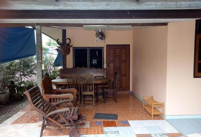 Family Room, Baan Wang Kaew